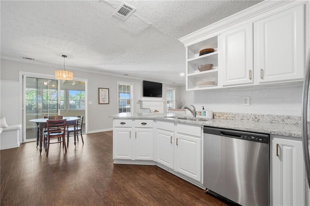 4 bedroom, 3 bathroom, 2,541 sq ft single family residence for rent at 1810 Westwind Drive, Cumming, GA 30041 for $2,900 a month — photo 8