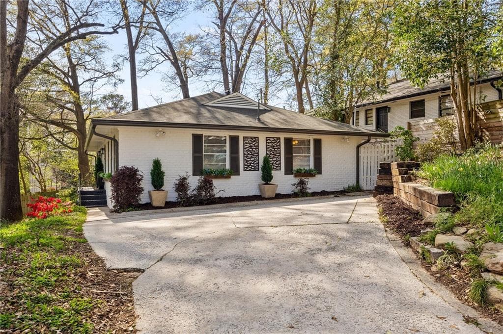 duplex for sale at 2160 Lenox Road, Atlanta, GA 30324 — photo 2