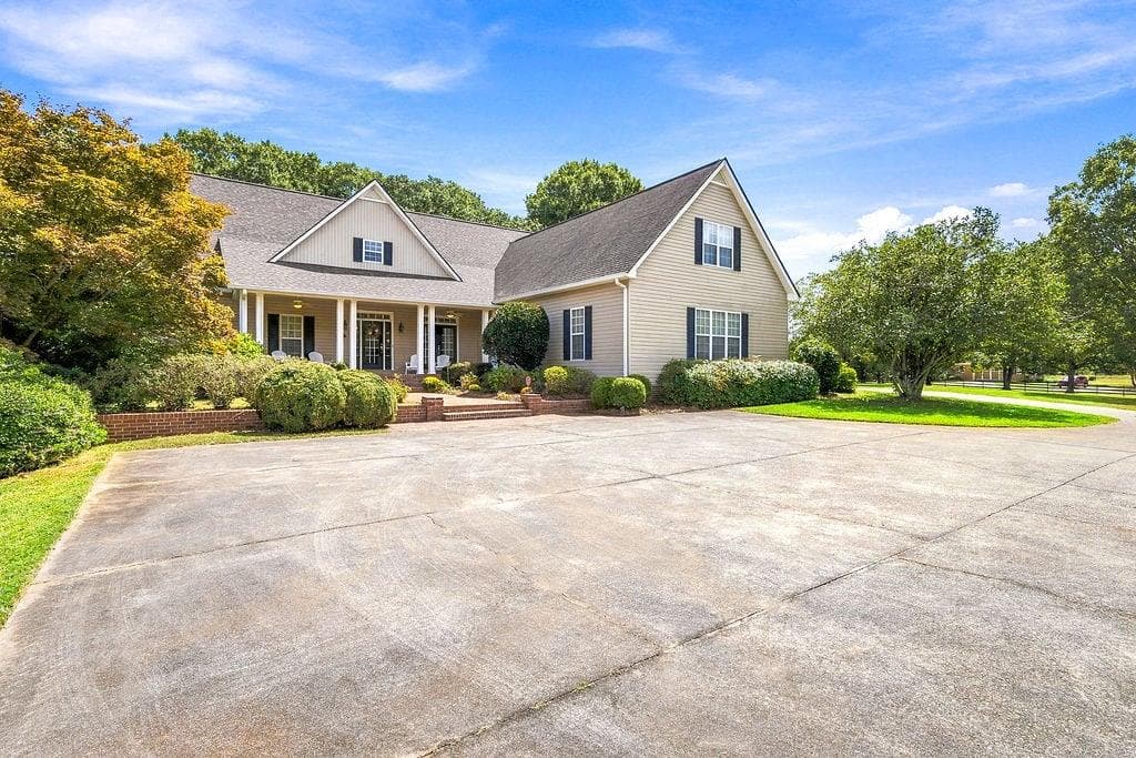 7 bedroom, 7 bathroom, 7,316 sq ft single family residence for sale at 442 Buffalo Creek Road, Carrollton, GA 30117 — photo 4