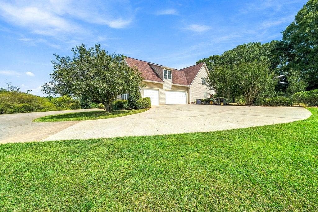 7 bedroom, 7 bathroom, 7,316 sq ft single family residence for sale at 442 Buffalo Creek Road, Carrollton, GA 30117 — photo 5