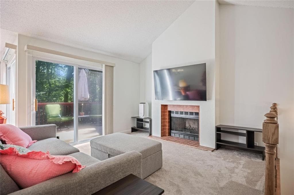 2 bedroom, 2 bathroom, 1,600 sq ft condominium for sale at 33 Dunwoody Springs Drive, Atlanta, GA 30328 — photo 4