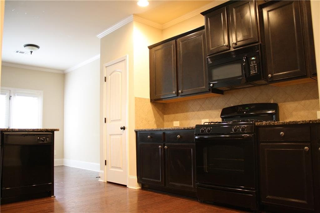 4 bedroom, 3 bathroom, 2,570 sq ft single family residence for rent at 4585 Fourth Rail Lane, Cumming, GA 30040 for $2,585 a month — photo 5