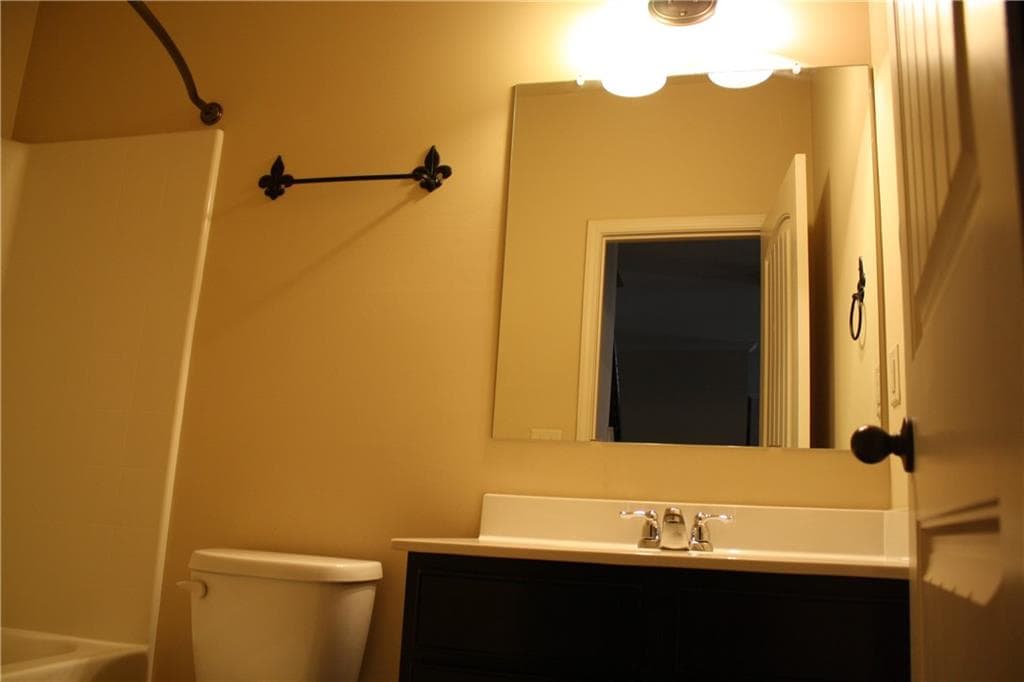 4 bedroom, 3 bathroom, 2,570 sq ft single family residence for rent at 4585 Fourth Rail Lane, Cumming, GA 30040 for $2,585 a month — photo 9