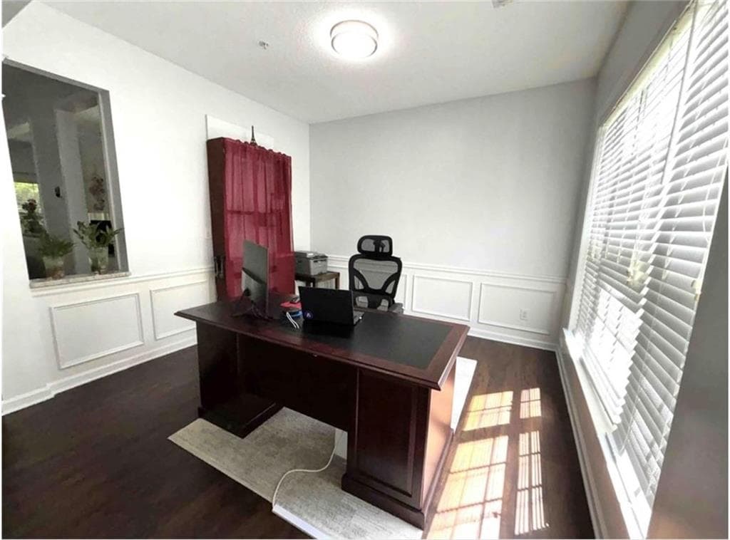 3 bedroom, 3 bathroom, 1,370 sq ft townhouse for sale at 2851 Ashleigh Lane, Alpharetta, GA 30004 — photo 2