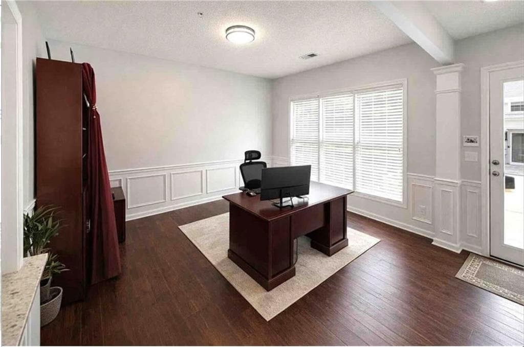 3 bedroom, 3 bathroom, 1,370 sq ft townhouse for sale at 2851 Ashleigh Lane, Alpharetta, GA 30004 — photo 3