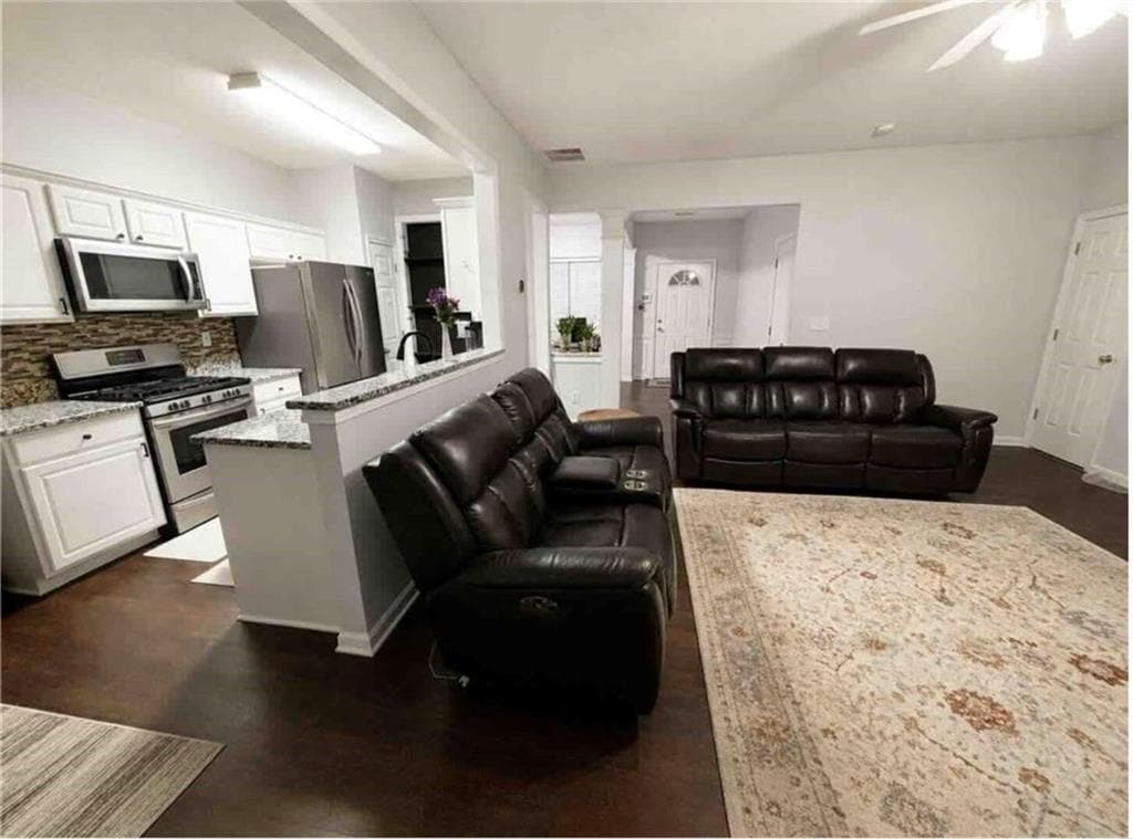 3 bedroom, 3 bathroom, 1,370 sq ft townhouse for sale at 2851 Ashleigh Lane, Alpharetta, GA 30004 — photo 6