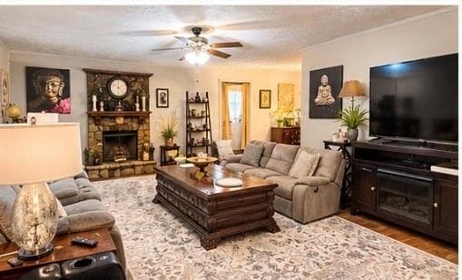 4 bedroom, 2 bathroom, 1,768 sq ft single family residence for sale at 5846 Fox Run, Rex, GA 30273 — photo 4