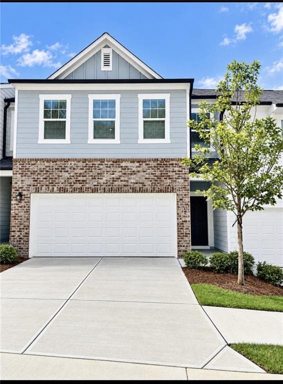3 bedroom, 3 bathroom, 1,764 sq ft townhouse under contract at 3024 Osier Circle, Douglasville, GA 30135