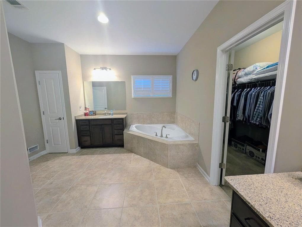 4 bedroom, 4 bathroom, 4,168 sq ft single family residence for sale at 4083 Roberts Crest Drive, Suwanee, GA 30024 — photo 8