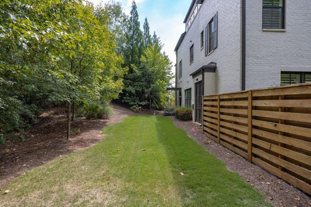 3 bedroom, 4 bathroom, 3,785 sq ft townhouse for rent at 300 Sonatina Terrace Y, Alpharetta, GA 30009 for $5,000 a month — photo 3