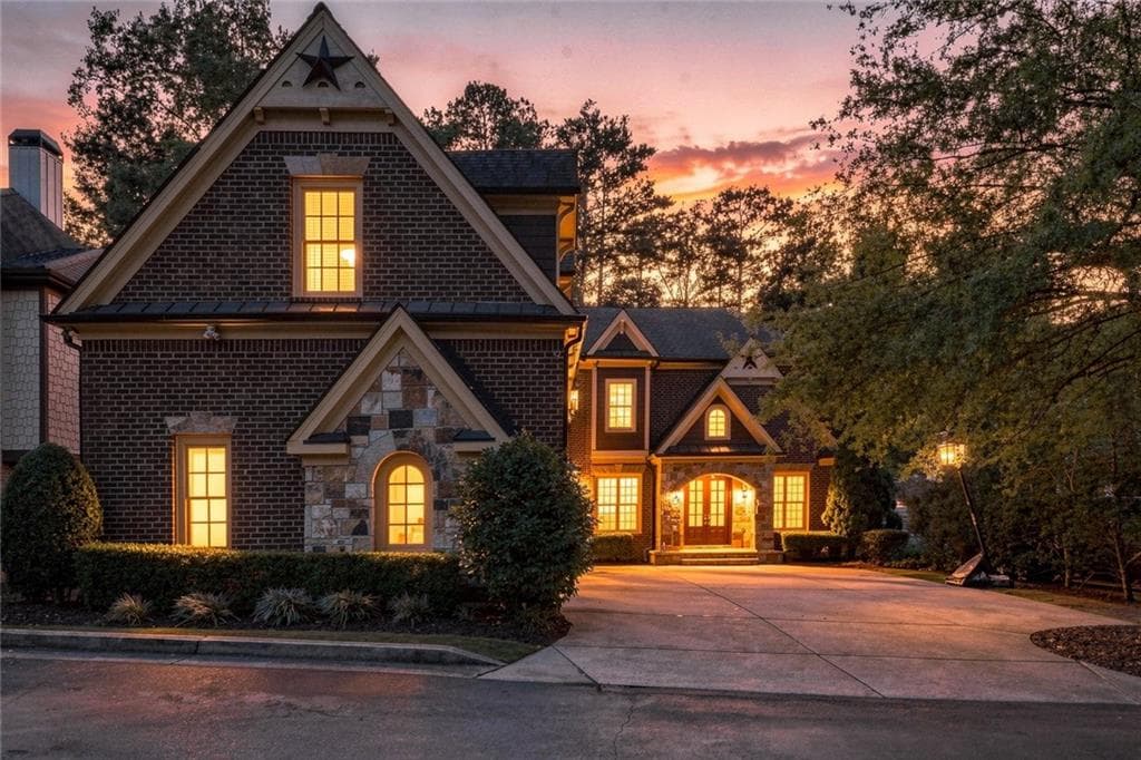 5 bedroom, 6 bathroom, 6,825 sq ft single family residence for sale at 10380 Royal Terrace, Johns Creek, GA 30022 — photo 2