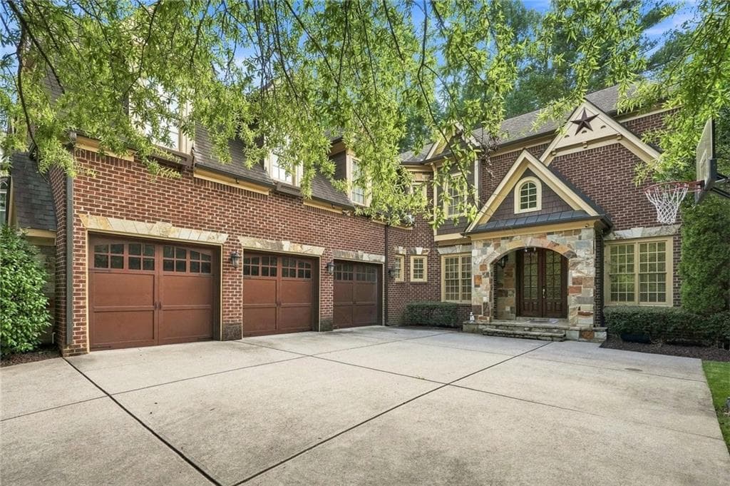 5 bedroom, 6 bathroom, 6,825 sq ft single family residence for sale at 10380 Royal Terrace, Johns Creek, GA 30022 — photo 5