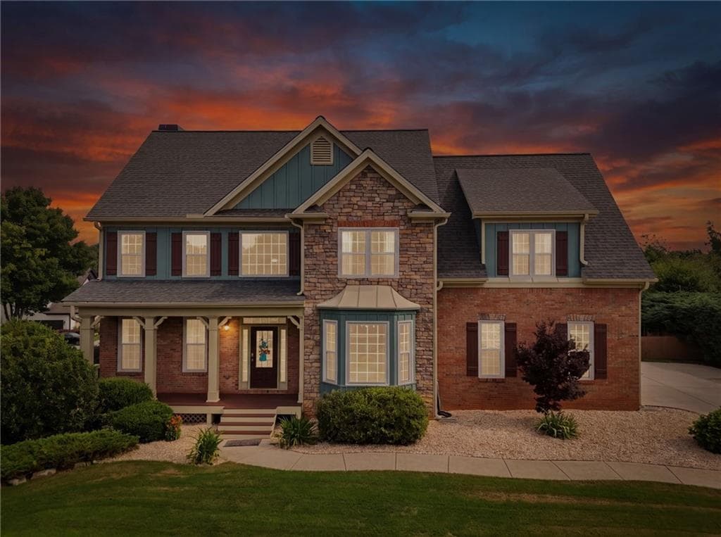 5 bedroom, 4 bathroom, 3,451 sq ft single family residence for rent at 8205 Applewood Court, Gainesville, GA 30506 for $3,200 a month — photo 2
