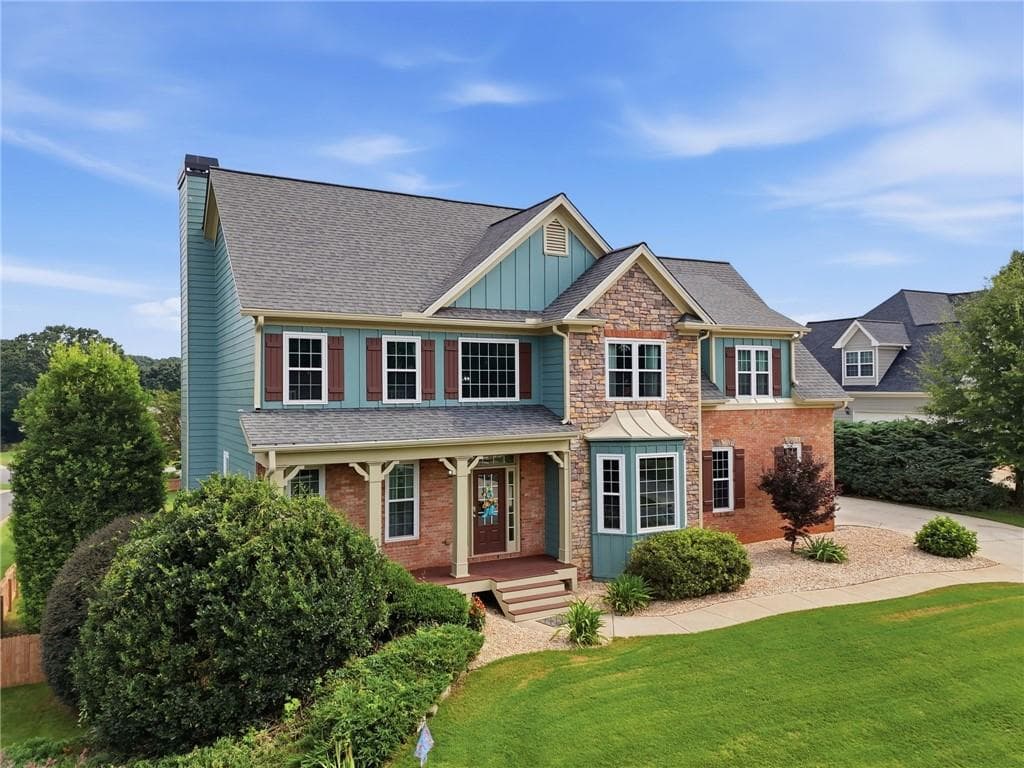 5 bedroom, 4 bathroom, 3,451 sq ft single family residence for rent at 8205 Applewood Court, Gainesville, GA 30506 for $3,200 a month — photo 4