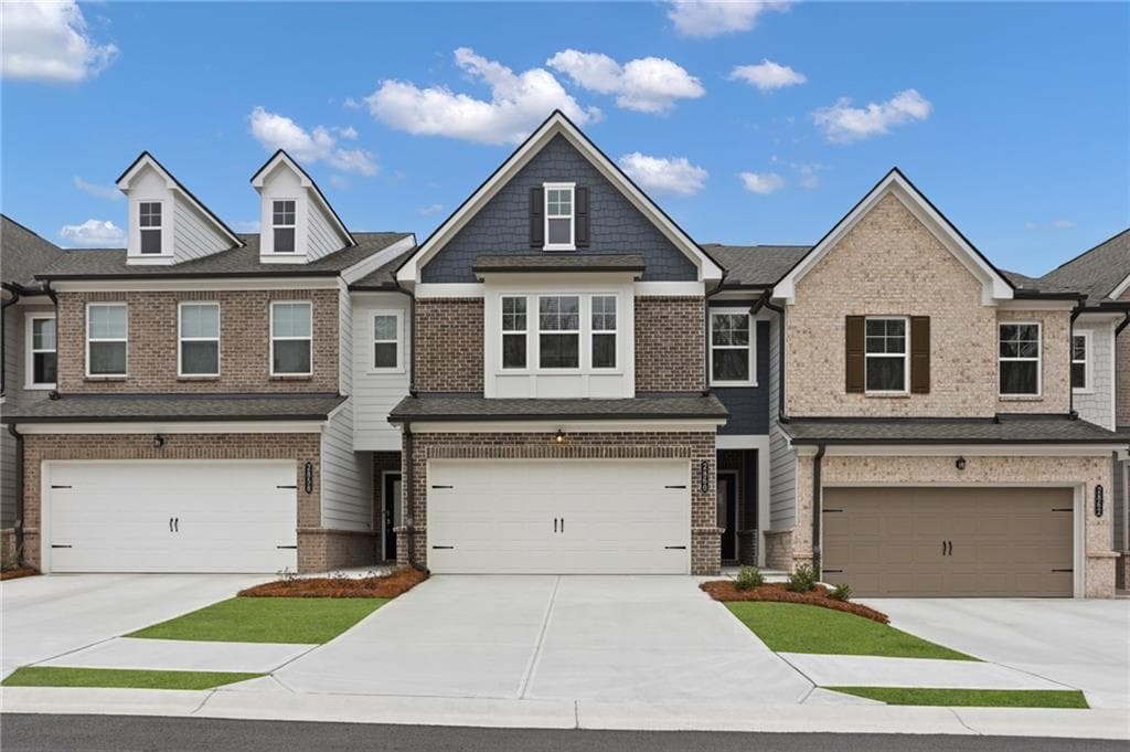 3 bedroom, 3 bathroom, 1,810 sq ft townhouse for sale at 116 Rope Mill Court 5, Holly Springs, GA 30115