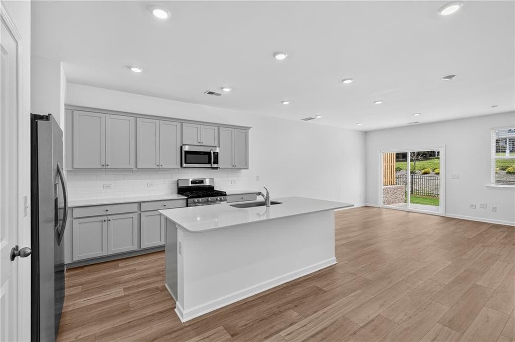 3 bedroom, 3 bathroom, 1,810 sq ft townhouse for sale at 116 Rope Mill Court 5, Holly Springs, GA 30115 — photo 6