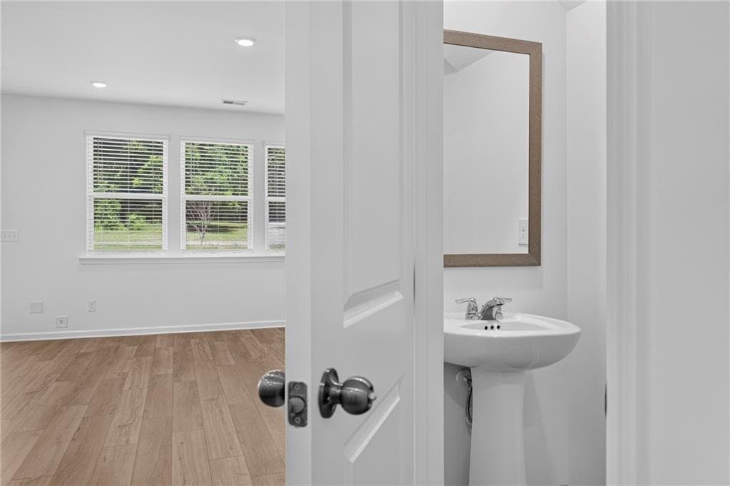 3 bedroom, 3 bathroom, 1,810 sq ft townhouse for sale at 116 Rope Mill Court 5, Holly Springs, GA 30115 — photo 7