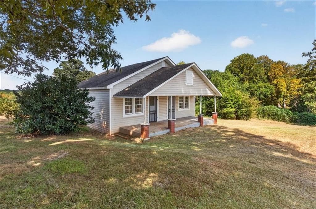 2 bedroom, 2 bathroom, 1,275 sq ft single family residence for sale at 5508 Highway 53, Jasper, GA 30143