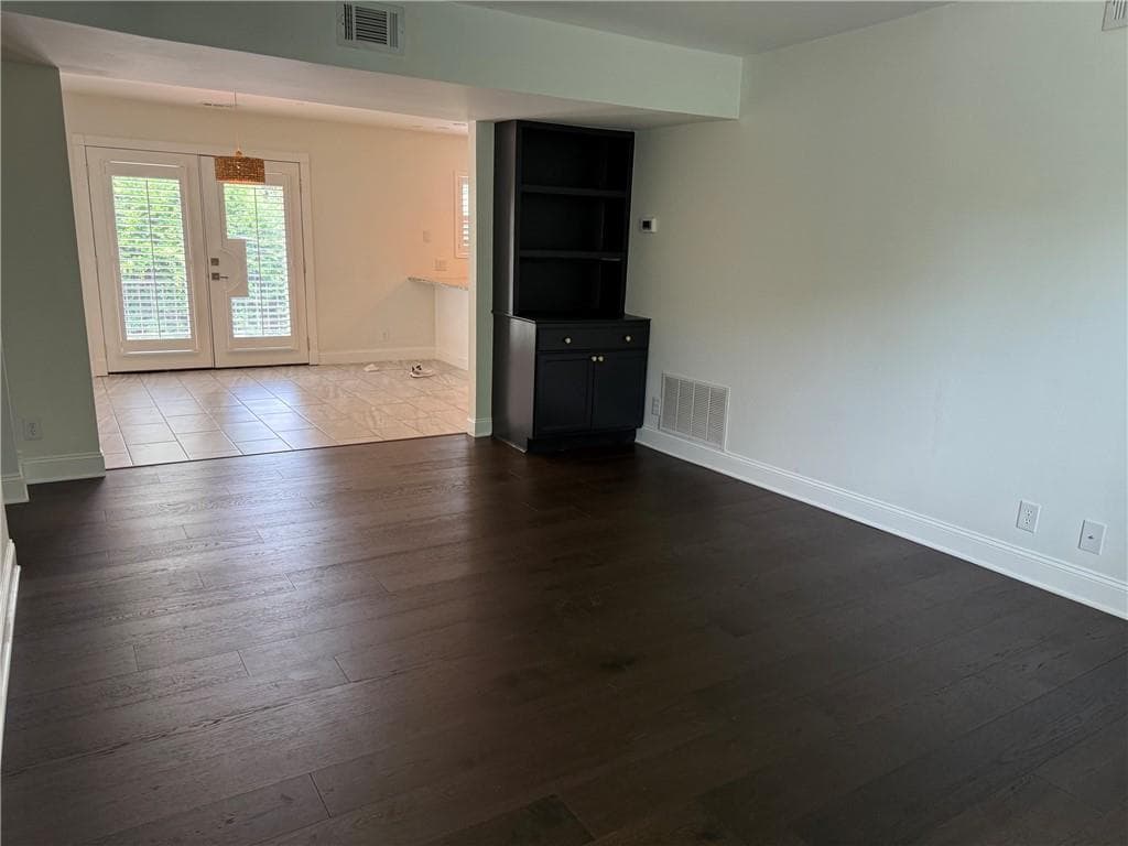 3 bedroom, 2 bathroom, 1,354 sq ft townhouse for sale at 1261 Lavista Road F-2, Atlanta, GA 30324 — photo 5