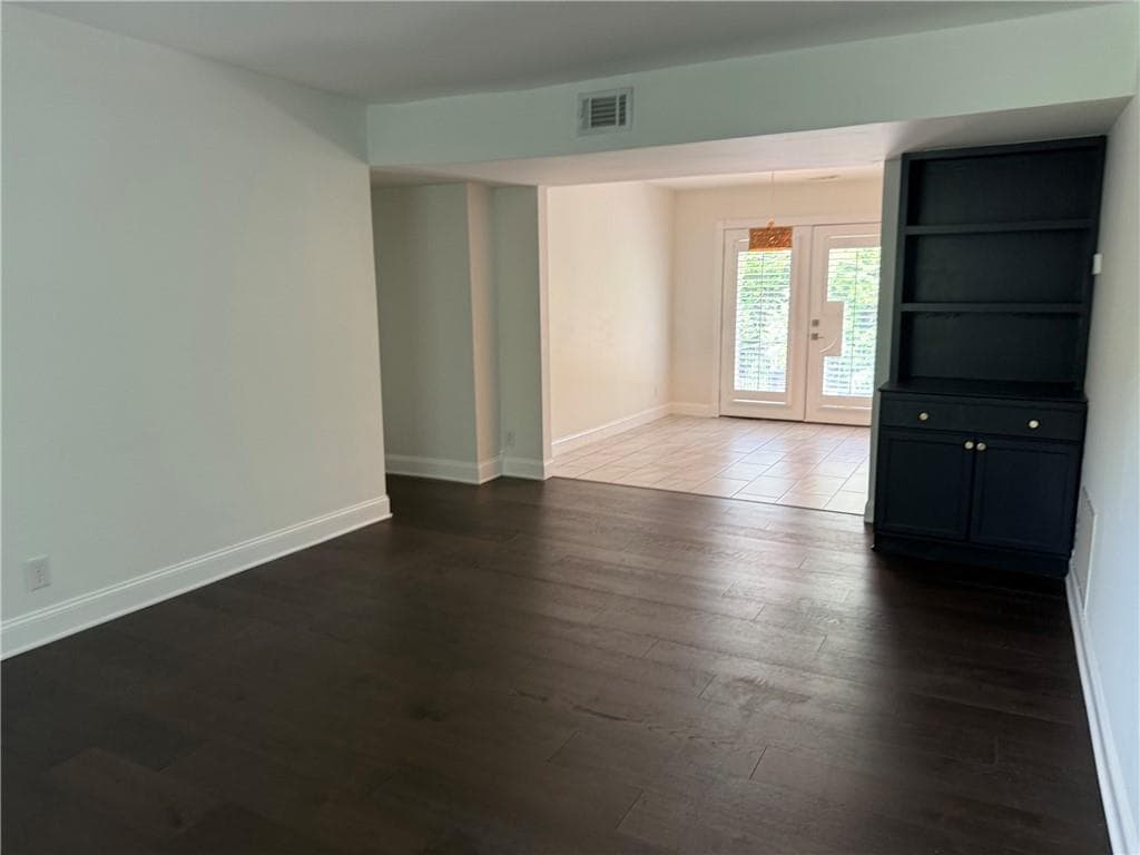 3 bedroom, 2 bathroom, 1,354 sq ft townhouse for sale at 1261 Lavista Road F-2, Atlanta, GA 30324 — photo 6