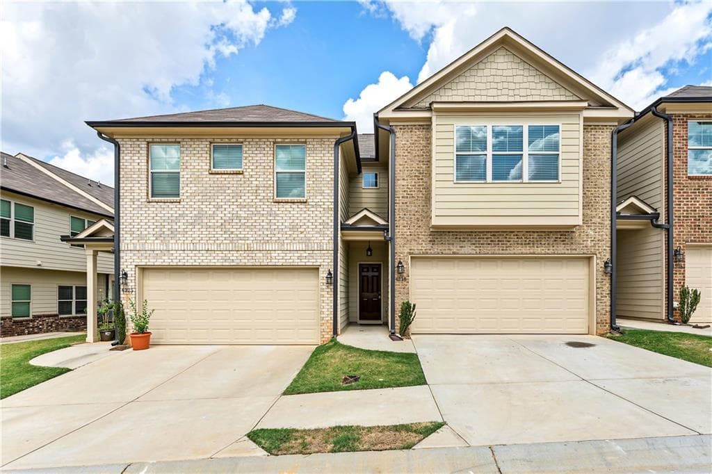 3 bedroom, 3 bathroom, 1,800 sq ft townhouse for rent at 4215 Fulson Court, Lilburn, GA 30047 for $2,350 a month — photo 1 of 20