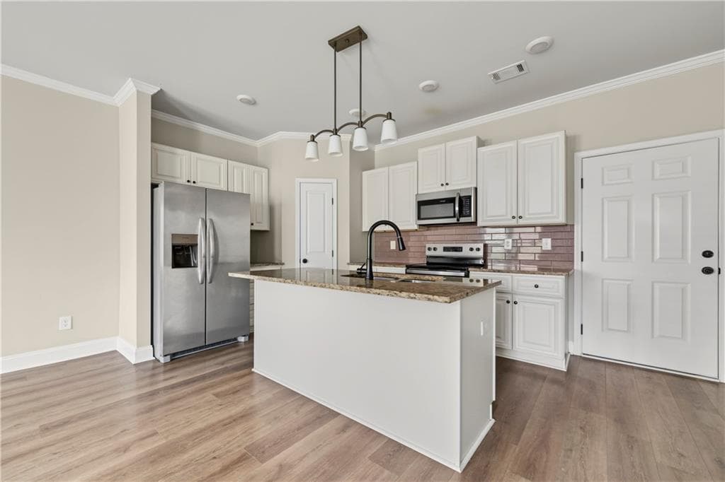 3 bedroom, 3 bathroom, 1,800 sq ft townhouse for rent at 4215 Fulson Court, Lilburn, GA 30047 for $2,350 a month — photo 2