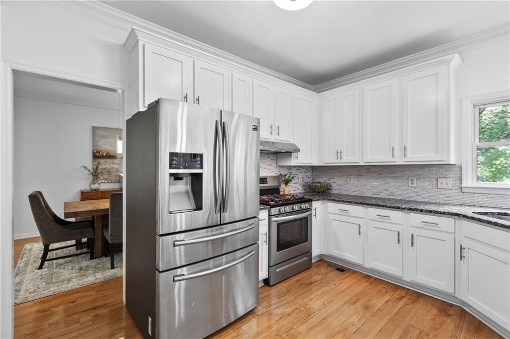 6 bedroom, 5 bathroom, 5,432 sq ft single family residence under contract at 334 Justin Drive, Woodstock, GA 30188 — photo 4