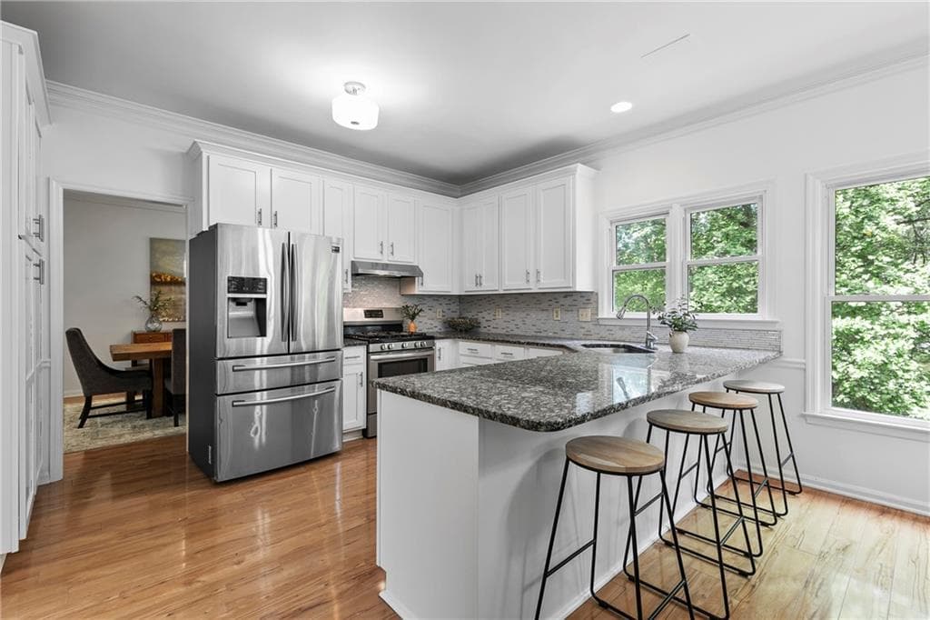 6 bedroom, 5 bathroom, 5,432 sq ft single family residence under contract at 334 Justin Drive, Woodstock, GA 30188 — photo 6