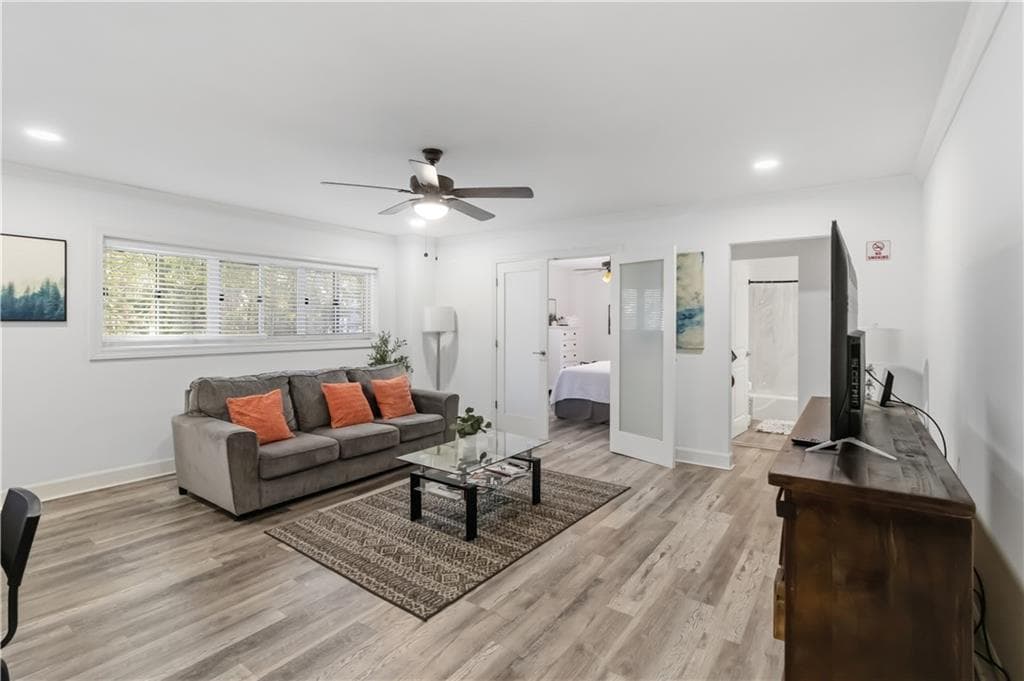 1 bedroom, 1 bathroom, 628 sq ft condominium for sale at 300 Peachtree Street 2N, Atlanta, GA 30308 — photo 2