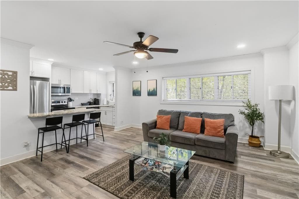 1 bedroom, 1 bathroom, 628 sq ft condominium for sale at 300 Peachtree Street 2N, Atlanta, GA 30308 — photo 3