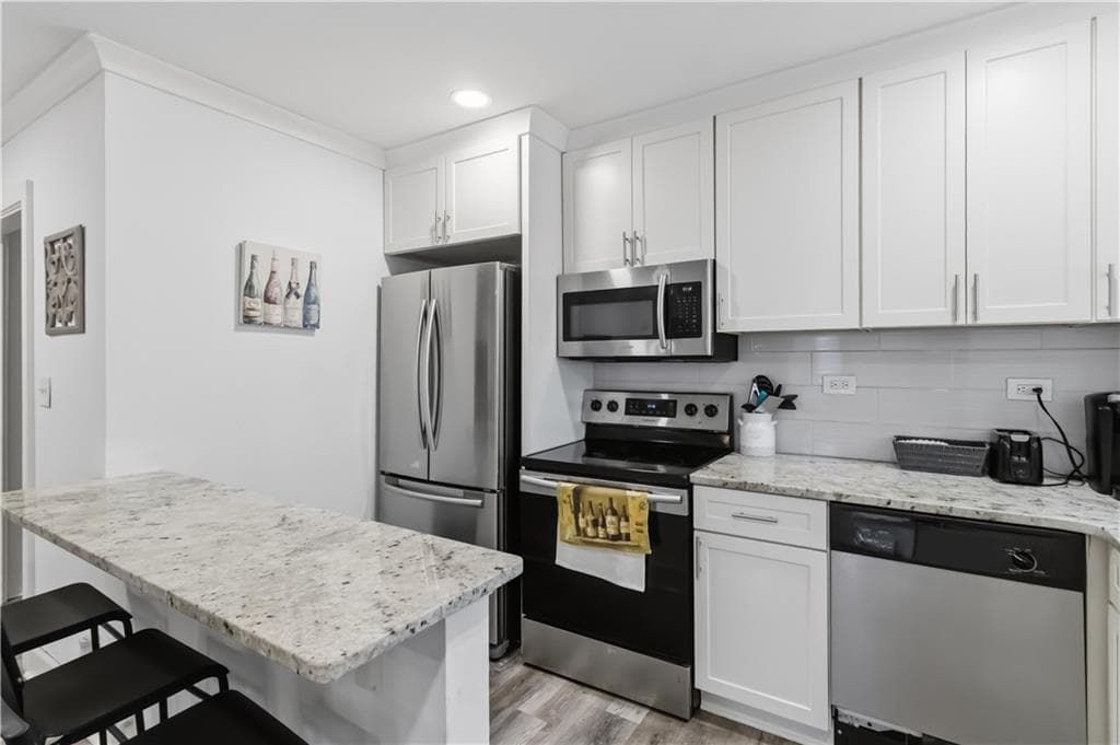 1 bedroom, 1 bathroom, 628 sq ft condominium for sale at 300 Peachtree Street 2N, Atlanta, GA 30308 — photo 7