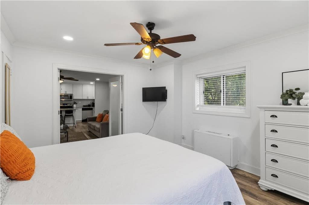 1 bedroom, 1 bathroom, 628 sq ft condominium for sale at 300 Peachtree Street 2N, Atlanta, GA 30308 — photo 10