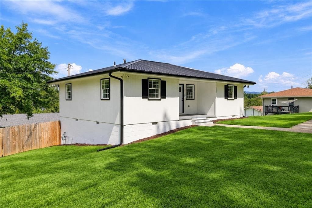 3 bedroom, 1 bathroom, 1,014 sq ft single family residence for sale at 185 Northridge Road, Ball Ground, GA 30107
