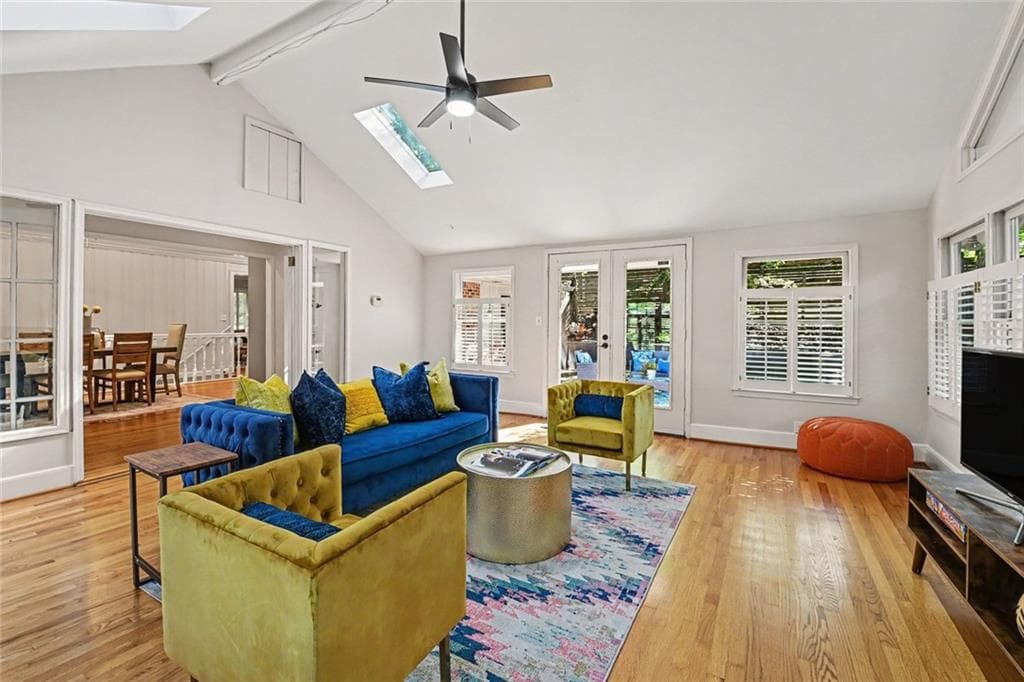 3 bedroom, 2 bathroom, 2,525 sq ft single family residence for sale at 905 Homewood Court, Decatur, GA 30033 — photo 2