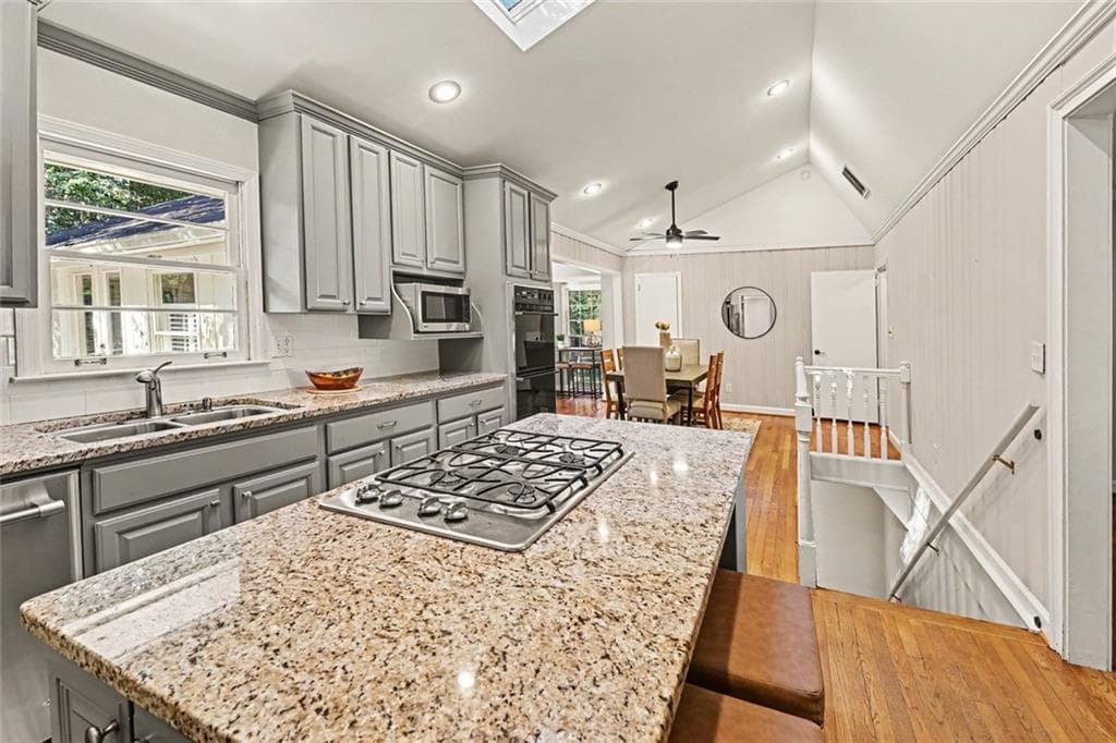 3 bedroom, 2 bathroom, 2,525 sq ft single family residence for sale at 905 Homewood Court, Decatur, GA 30033 — photo 4