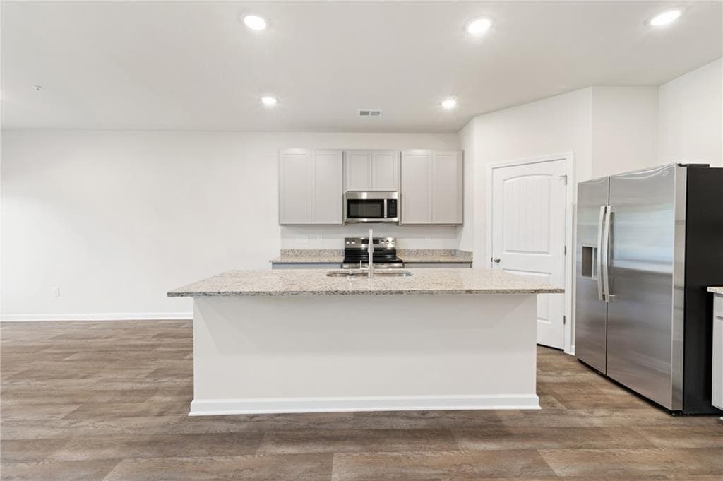 3 bedroom, 3 bathroom, 1,598 sq ft townhouse under contract at 8318 Columbia Court, Palmetto, GA 30268 — photo 5