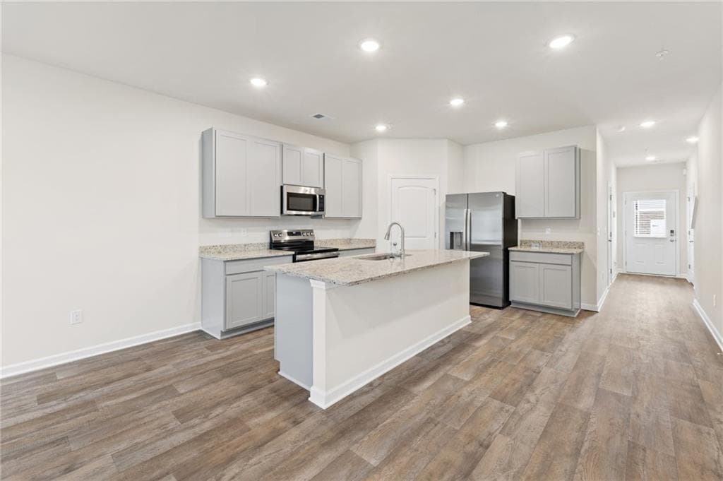 3 bedroom, 3 bathroom, 1,598 sq ft townhouse under contract at 8318 Columbia Court, Palmetto, GA 30268 — photo 6