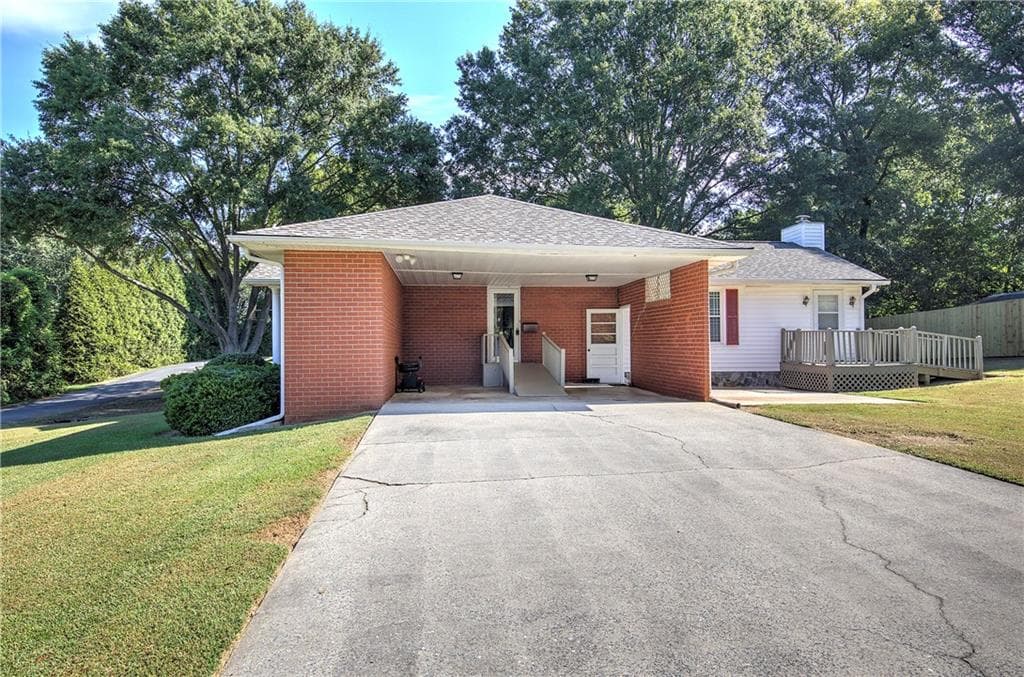 3 bedroom, 2 bathroom, 1,776 sq ft single family residence for sale at 24 Beechwood Drive, Cartersville, GA 30120 — photo 5