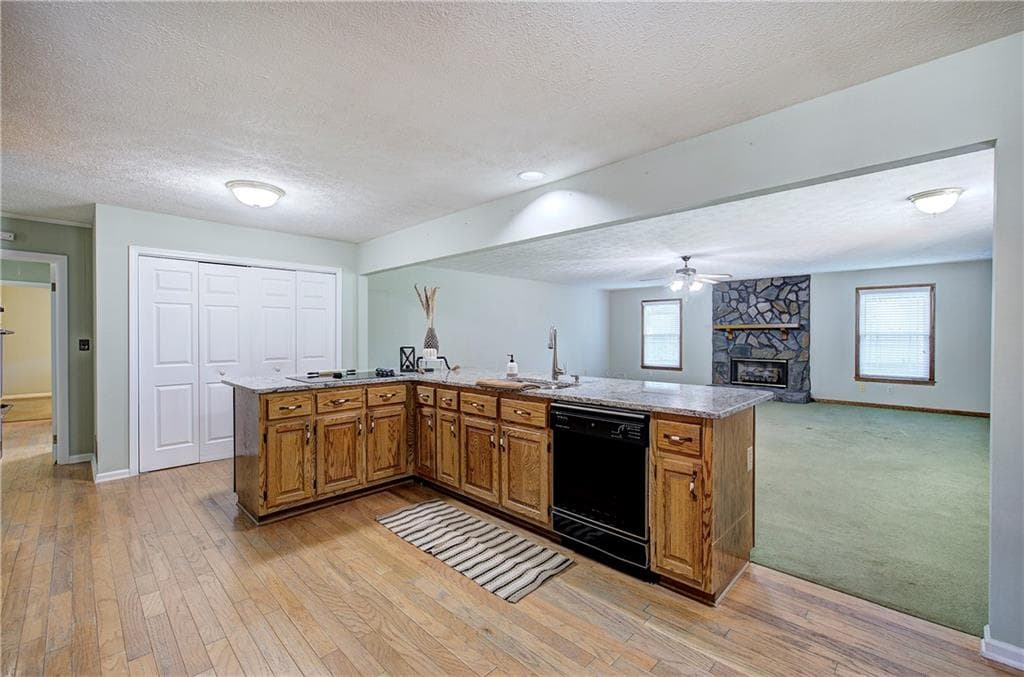 3 bedroom, 2 bathroom, 1,776 sq ft single family residence for sale at 24 Beechwood Drive, Cartersville, GA 30120 — photo 9