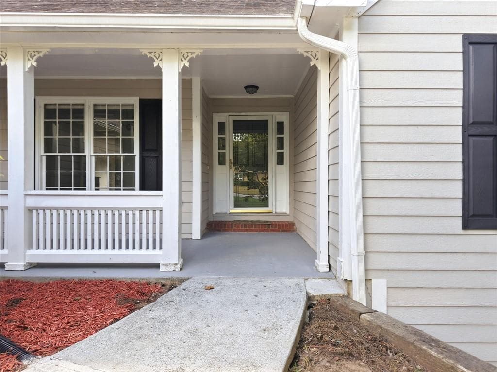 6 bedroom, 3 bathroom, 3,362 sq ft single family residence for sale at 2343 Condor Drive, Lawrenceville, GA 30044 — photo 4