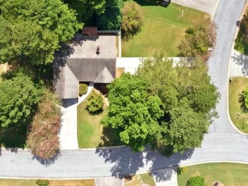 6 bedroom, 3 bathroom, 3,362 sq ft single family residence for sale at 2343 Condor Drive, Lawrenceville, GA 30044 — photo 3