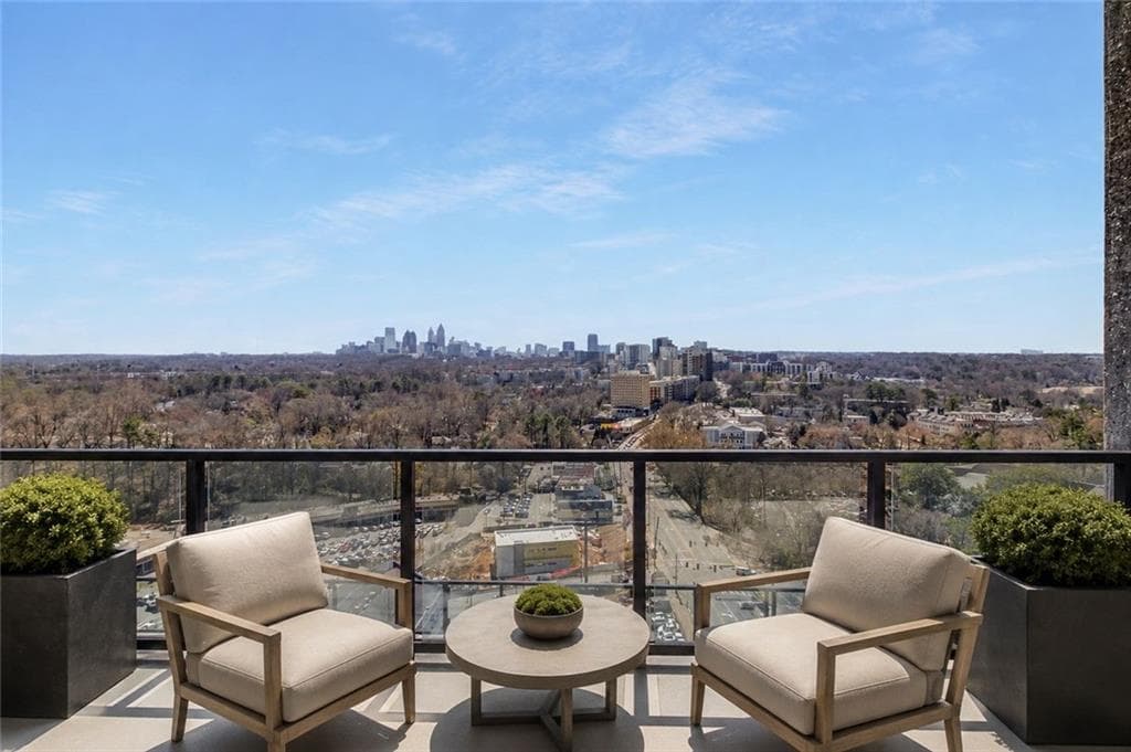 3 bedroom, 4 bathroom, 2,985 sq ft condominium for sale at 2425 Peachtree Road 1605, Atlanta, GA 30305 — photo 4