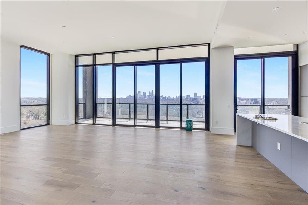 3 bedroom, 4 bathroom, 2,985 sq ft condominium for sale at 2425 Peachtree Road 1605, Atlanta, GA 30305 — photo 7
