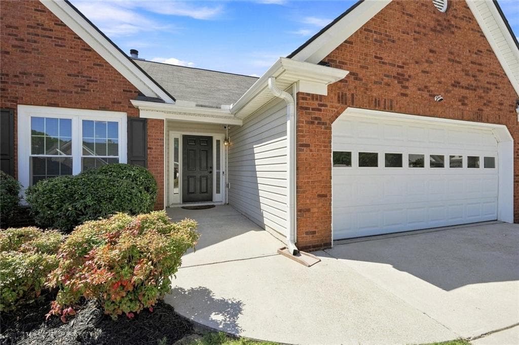 3 bedroom, 2 bathroom, 1,852 sq ft single family residence for sale at 2762 Hillvale Cove Way, Lithonia, GA 30058 — photo 9