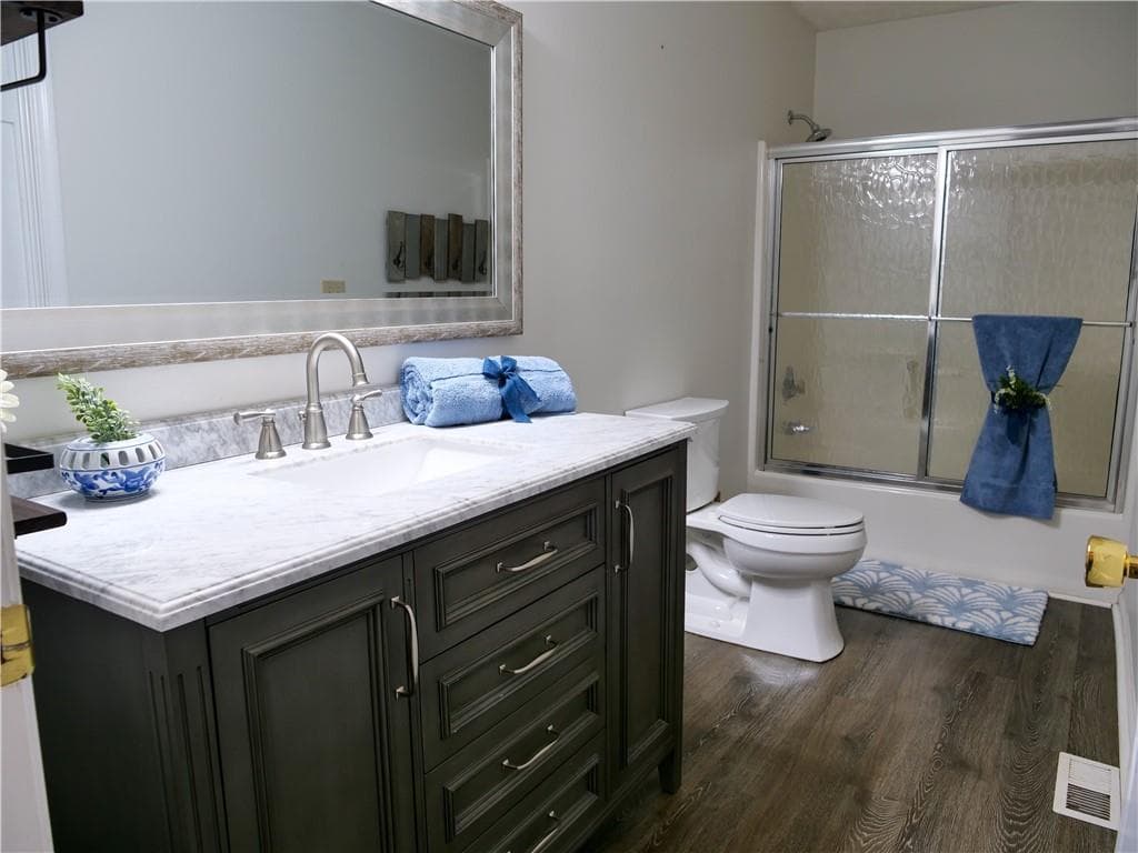 3 bedroom, 2 bathroom, 1,620 sq ft single family residence for sale at 4277 Green Valley Drive, Gainesville, GA 30506 — photo 9