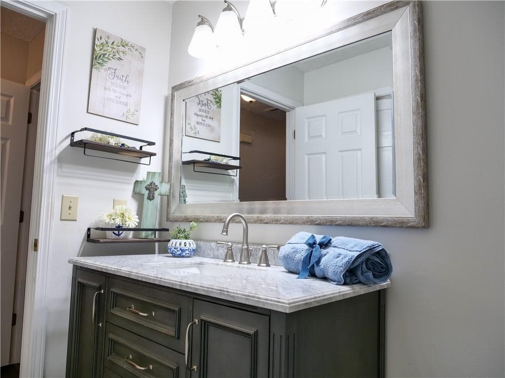 3 bedroom, 2 bathroom, 1,620 sq ft single family residence for sale at 4277 Green Valley Drive, Gainesville, GA 30506 — photo 10