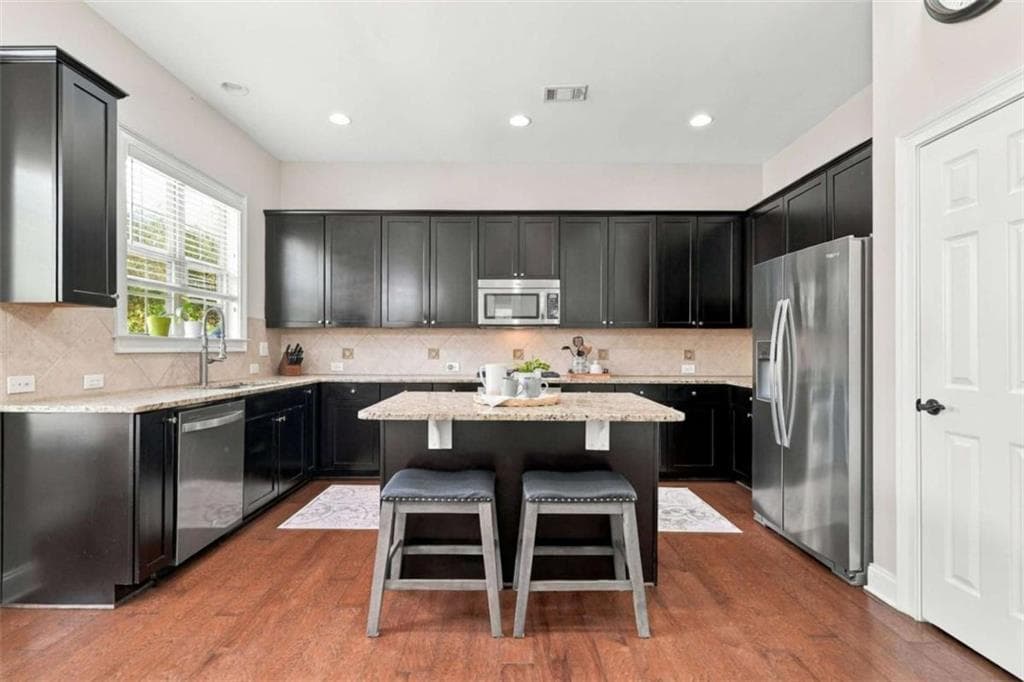 3 bedroom, 4 bathroom, 3,752 sq ft townhouse under contract at 1875 Cedar Glenn Way, Atlanta, GA 30339 — photo 6