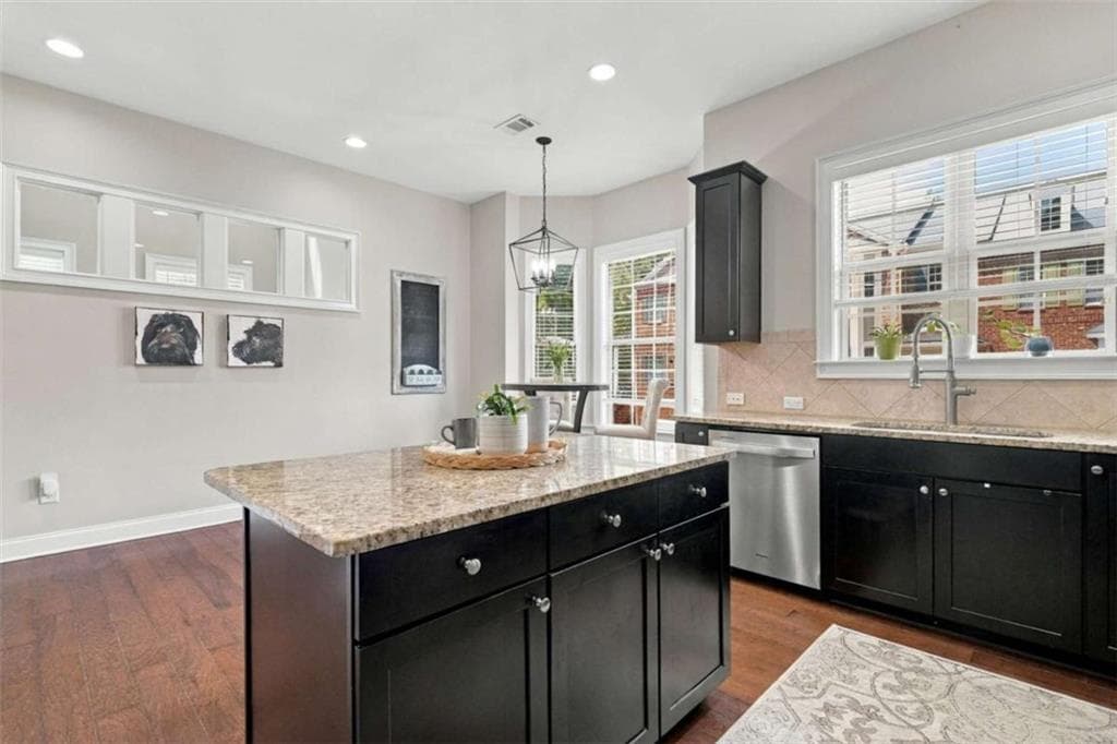 3 bedroom, 4 bathroom, 3,752 sq ft townhouse under contract at 1875 Cedar Glenn Way, Atlanta, GA 30339 — photo 10