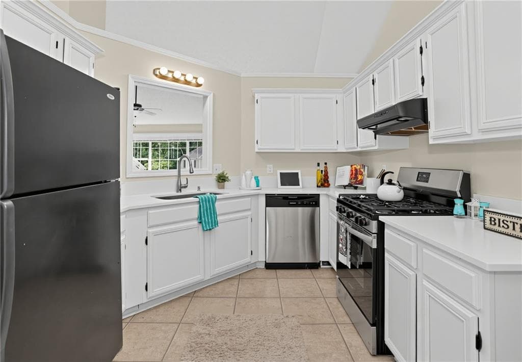 4 bedroom, 3 bathroom, 1,985 sq ft single family residence for sale at 2734 Ashbury Point Lane, Marietta, GA 30066 — photo 7