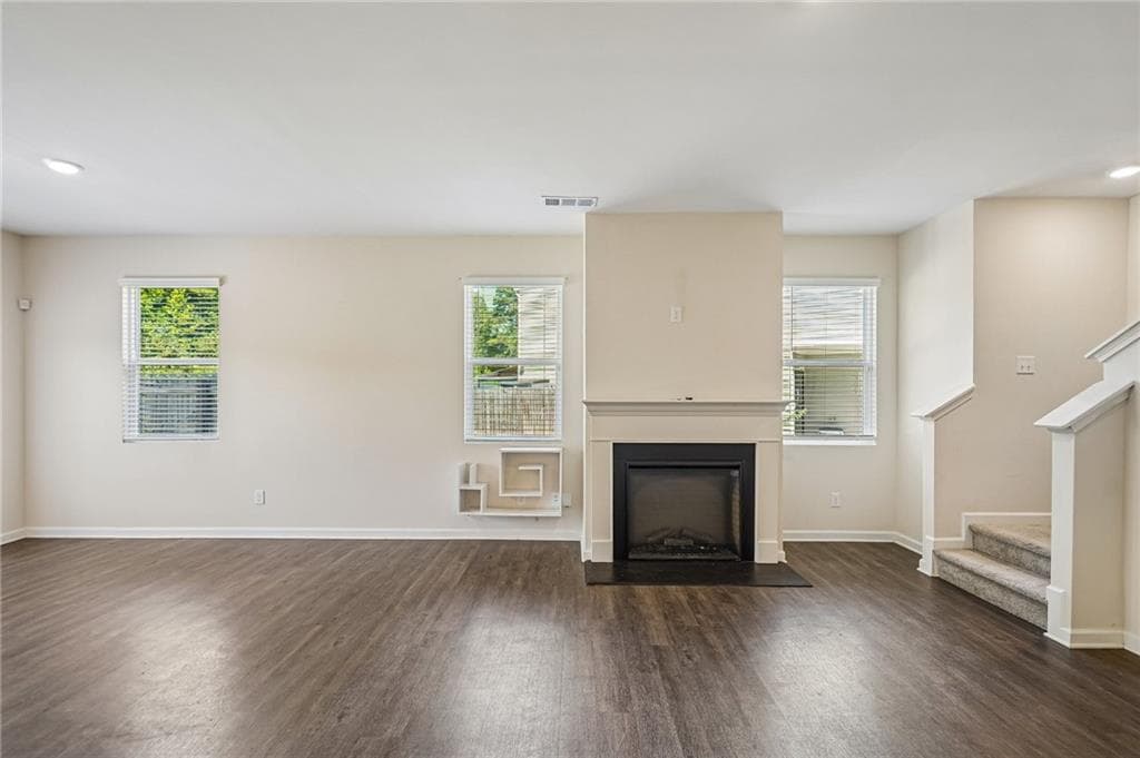 4 bedroom, 3 bathroom, 1,910 sq ft townhouse for sale at 5184 Barberry Avenue, Oakwood, GA 30566 — photo 7